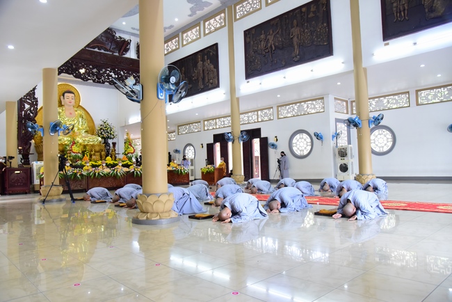 Lễ truyền giới Sa di Phương Trượng